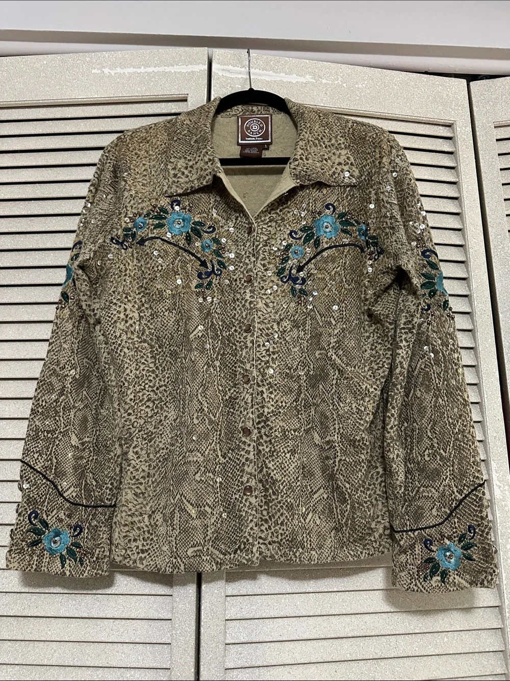 Double D Ranch Tan Snakeskin Western Shirt with Teal Floral Embroidery L - Picture 2 of 10